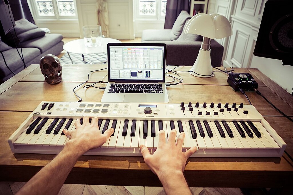 Arturia KeyLab Essential Mk3 49-key Keyboard Controller - White